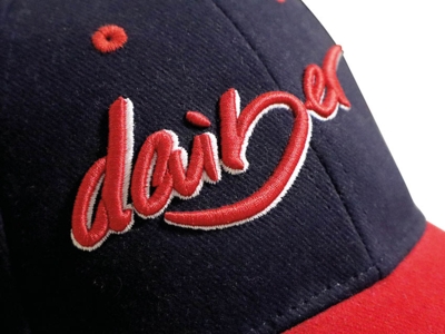 Stickerei Embroidery Direktstick Filigran Schriften sticken Logo Marke Branding Veredelung