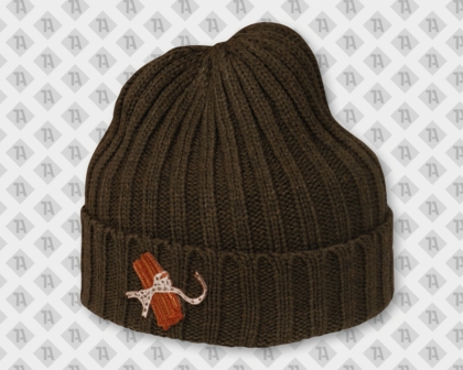 Olivfarbener Beanie mit einem gestickten Zimtstangen-Aufnäher