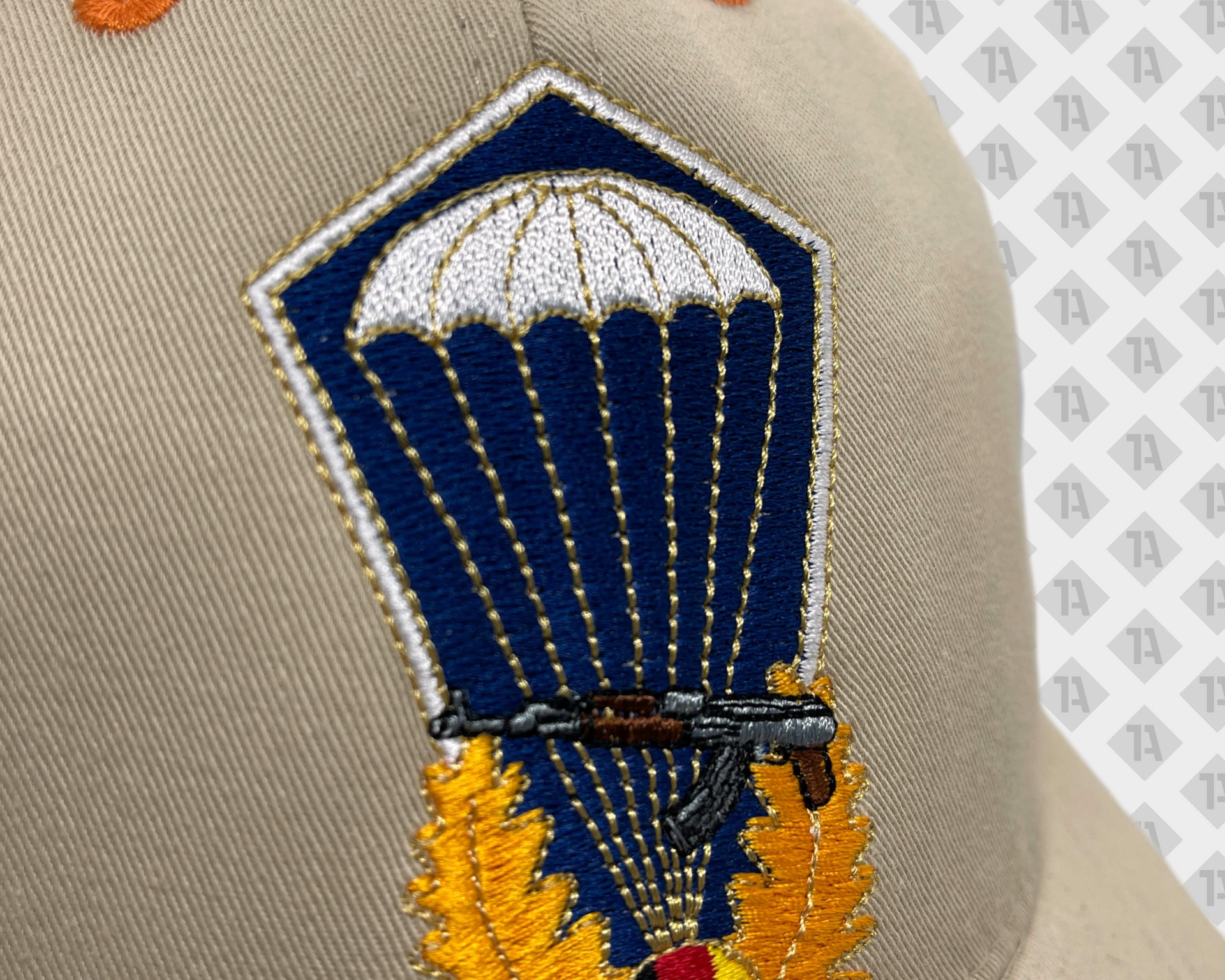 Direktstick auf Cap mbeige details Fallschirm Jäger Embroidery Textilveredelung Branding