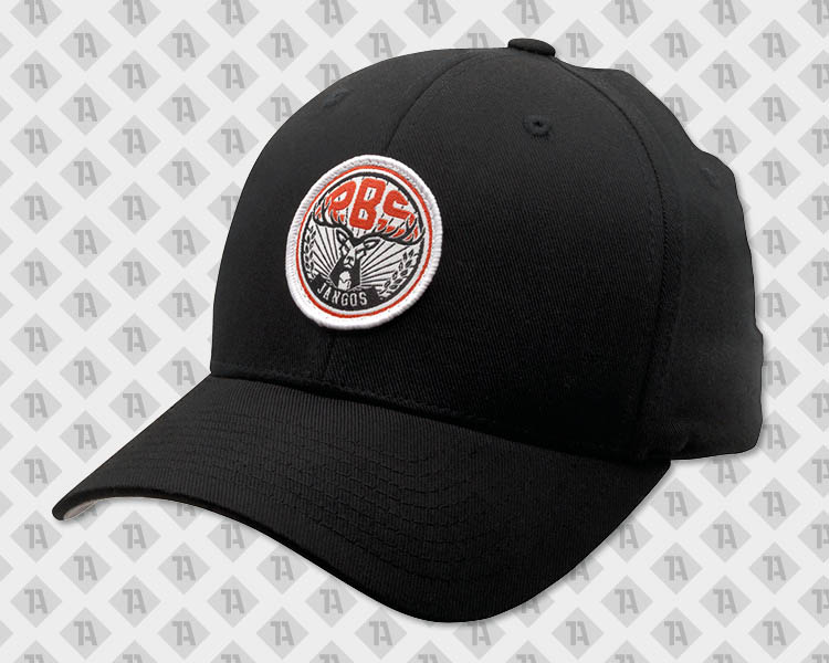 Schwarzes Cap mit Aufnäher - Motiv: Jangos, weißer Grund, rote/schwarze Schrift und Hirschlogo